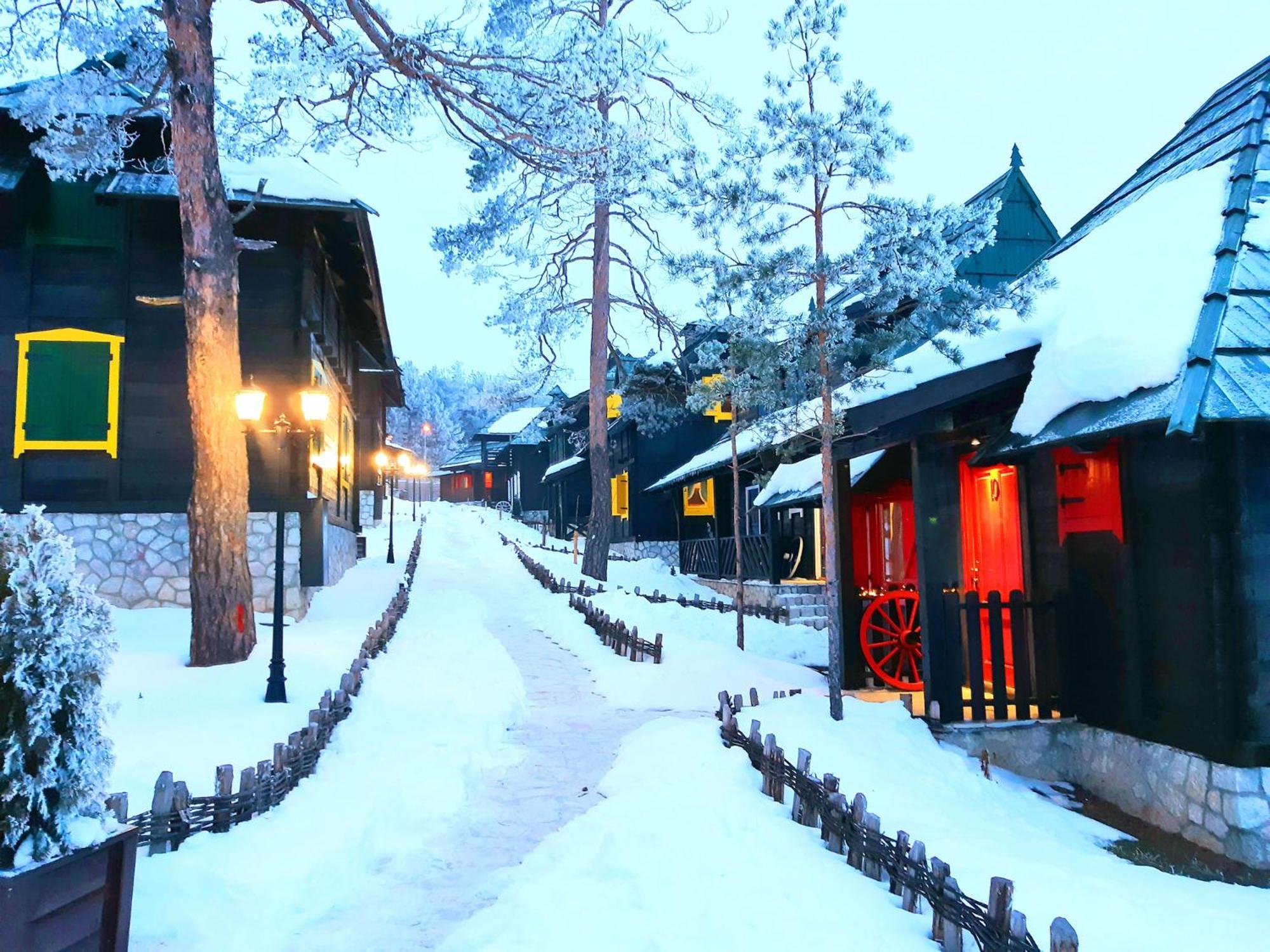 El Paso City, Zlatibor - Unique Wooden Cottages, Treehouse, Wild West Rooms, Accommodation 1-6 People Zewnętrze zdjęcie