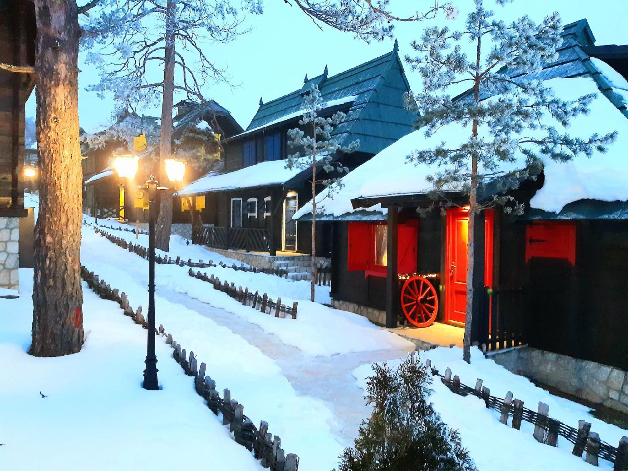 El Paso City, Zlatibor - Unique Wooden Cottages, Treehouse, Wild West Rooms, Accommodation 1-6 People Zewnętrze zdjęcie
