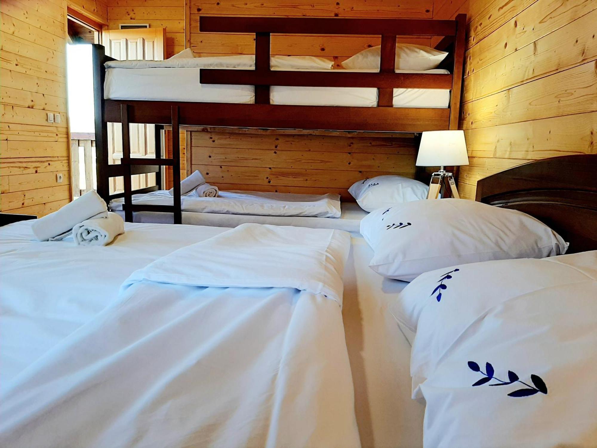 El Paso City, Zlatibor - Unique Wooden Cottages, Treehouse, Wild West Rooms, Accommodation 1-6 People Pokój zdjęcie