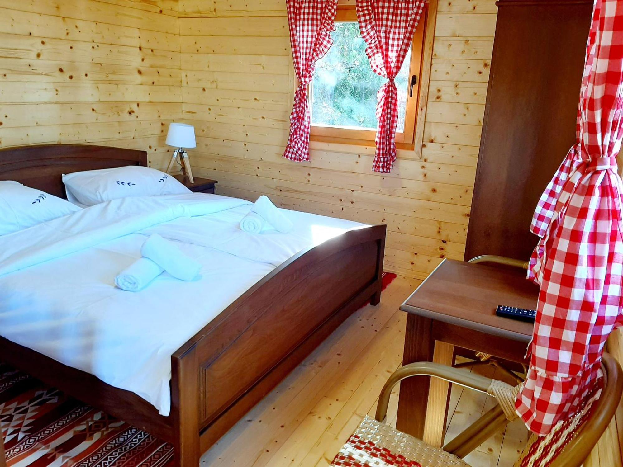 El Paso City, Zlatibor - Unique Wooden Cottages, Treehouse, Wild West Rooms, Accommodation 1-6 People Pokój zdjęcie