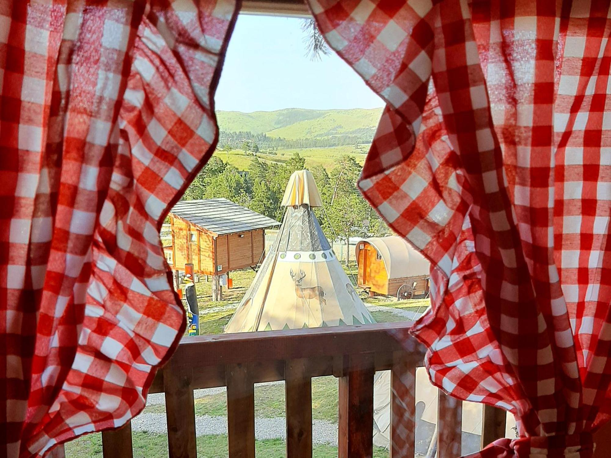 El Paso City, Zlatibor - Unique Wooden Cottages, Treehouse, Wild West Rooms, Accommodation 1-6 People Pokój zdjęcie