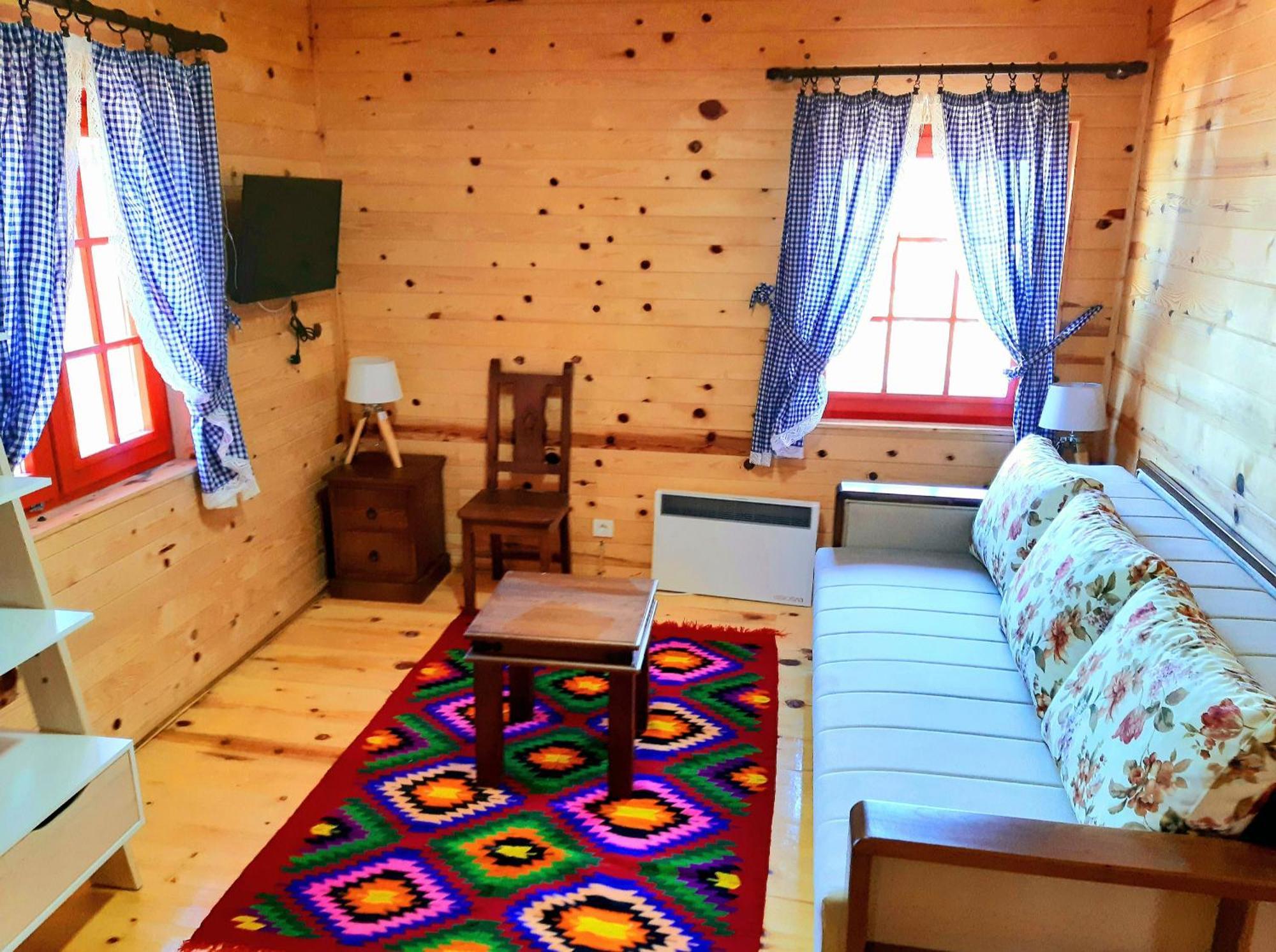 El Paso City, Zlatibor - Unique Wooden Cottages, Treehouse, Wild West Rooms, Accommodation 1-6 People Pokój zdjęcie