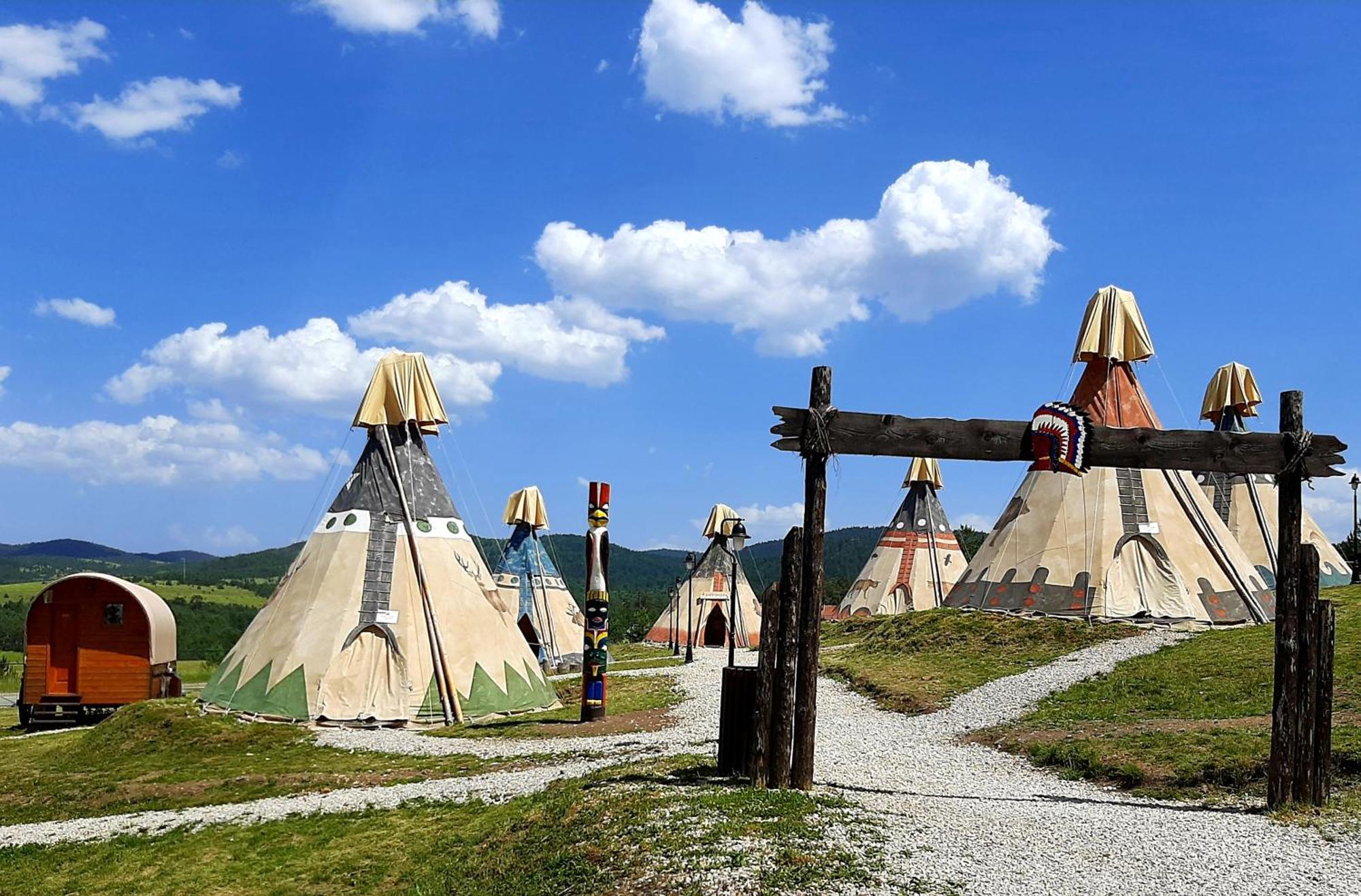 El Paso City, Zlatibor - Unique Wooden Cottages, Treehouse, Wild West Rooms, Accommodation 1-6 People Pokój zdjęcie